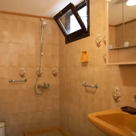 Artesiane Apartment