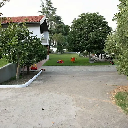 Apartment Artesiane *